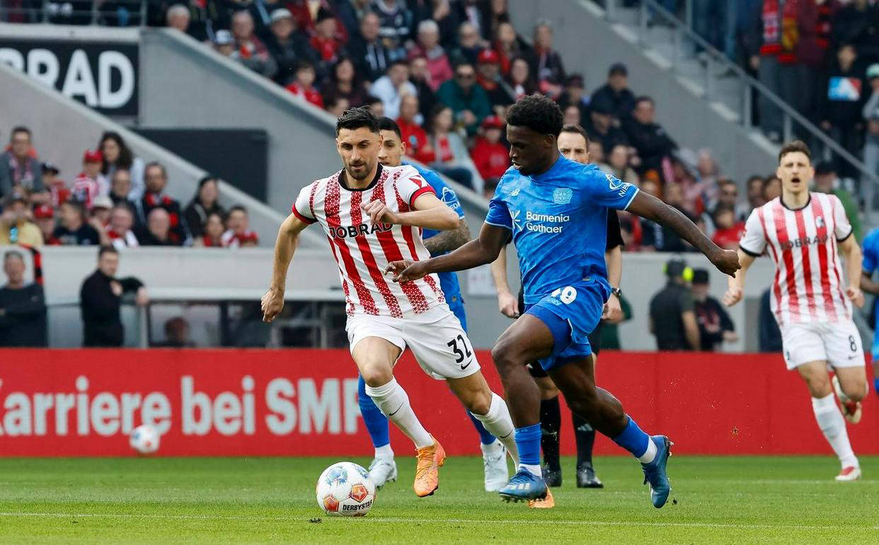 24岁日本新星铃木唯人闪耀德甲：弗赖堡主场3-3顽强逼平勒沃库森